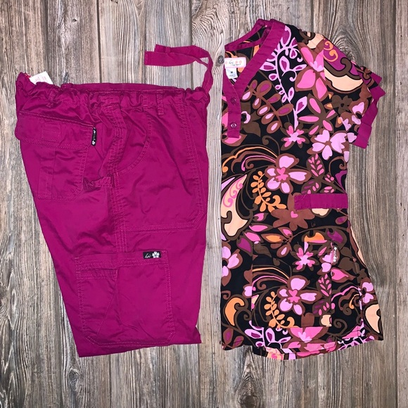 KOI Plum Scrub Set